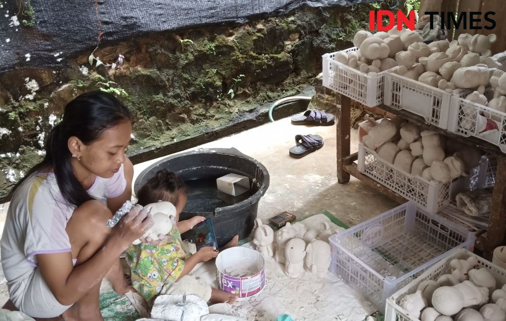 Cerita Emak-emak Lampung Bikin Celengan, Anak Bisa Mewarnai Gratis