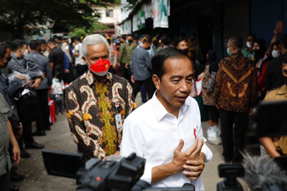 Cek Sembako di Pasar Colomadu, Jokowi Kaget Harga Minyak Goreng Naik