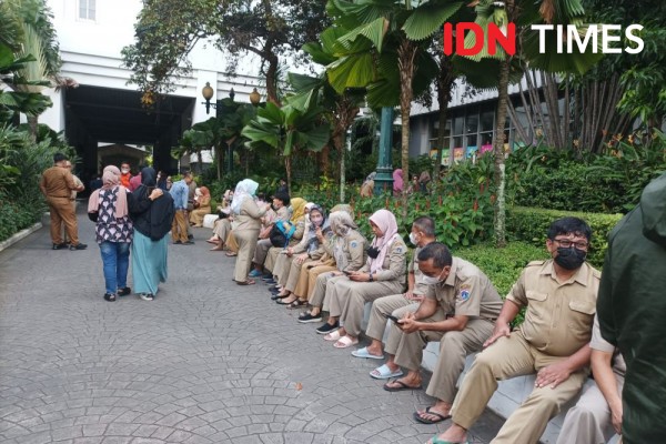Gempa Guncang Jakarta, Ini Suasana Pegawai Pemrov Panik Kabur Keluar