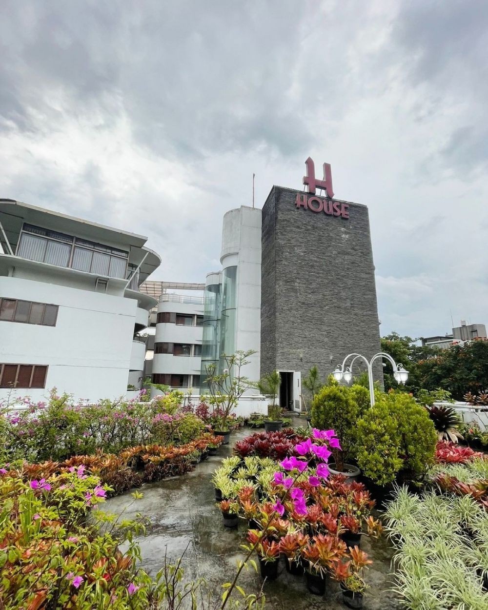 15 Hotel Murah di Bandung Harga Mulai Rp120 Ribuan