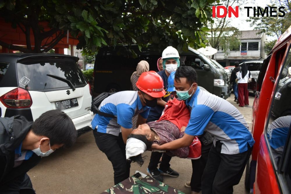 Pegawai Bapenda Jabar dan Samsat Urunan untuk Korban Gempa Cianjur