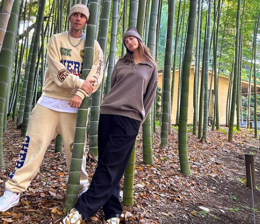 9 Momen Justin Bieber Rayakan Ulang Tahun Hailey di Jepang