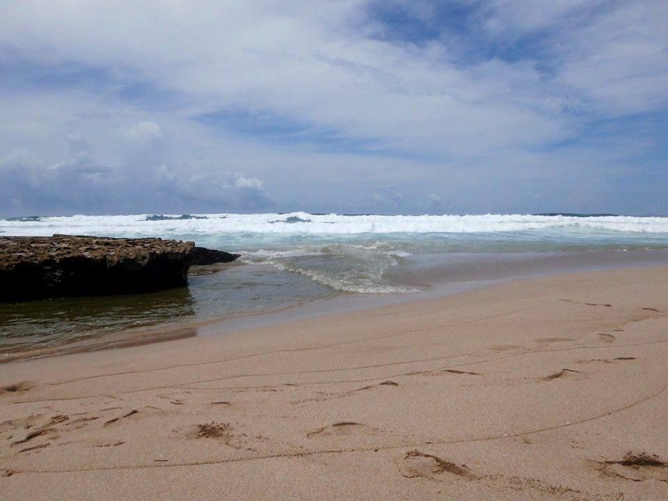 Pantai Molang Tulungagung: Rute, Harga Tiket dan Tips