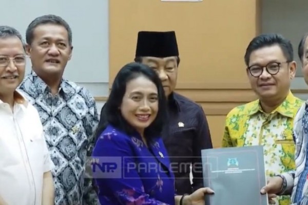 DPR Terima DIM RUU KIA, Soroti Hak Ibu Tunggal dan Korban Kekerasan
