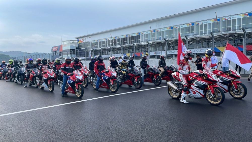 Juara Asia Andi Gilang dan Komunitas Honda Ramaikan

CBR Track Day