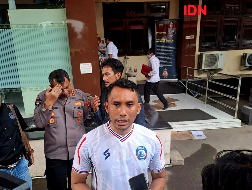 7 Pria Ngaku Aremania Grass Root Datangi Polda Jatim