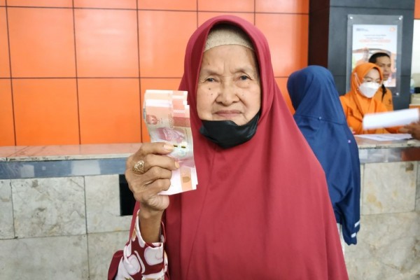 15.280 KK Dapat BLT BBM dari Pemkot Bandung