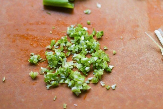 Bentuk Potongan Daun Bawang dan Kegunaannya dalam Masakan