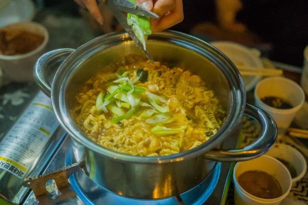 Resep Ramen ala Raditya Dika yang Bakal Bikin Kamu Merem-melek
