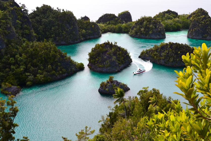 [QUIZ] Jangan Ngaku Pernah ke Indonesia Timur kalau Gak Tahu Nama Tempat Ini!