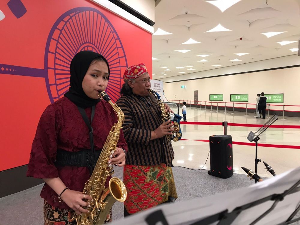 Tiupan Saxophone WNI Asal Blitar Pukau Penonton Piala Dunia 2022