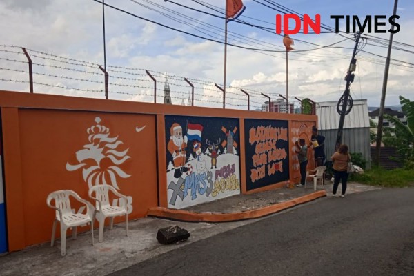 Fans di Ambon Patungan Membuat Mural Timnas Belanda untuk Piala Dunia