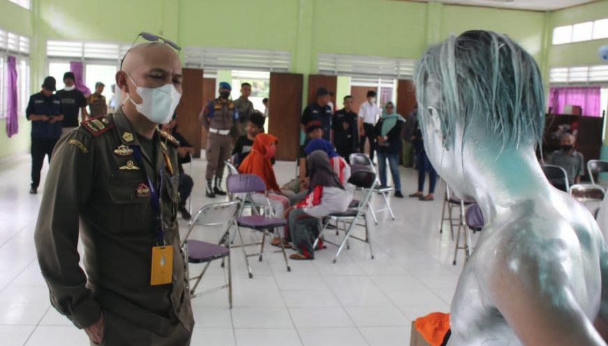 Razia Gelandangan, Satpol PP Tangerang Tangkapi Manusia Silver