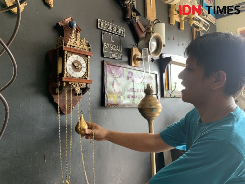 Dikayla Gallery, Hobi Koleksi Kini jadi Toko Barang Antik di Lampung