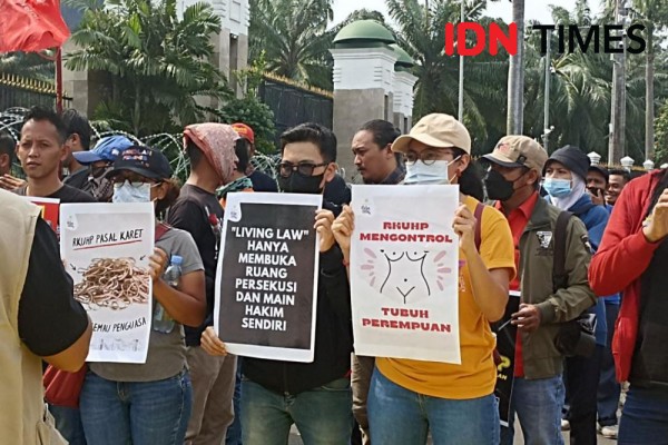 Aktivis HAM: RKUHP Peluang Polri Tafsirkan Pasal, Ini Cek Kosong!