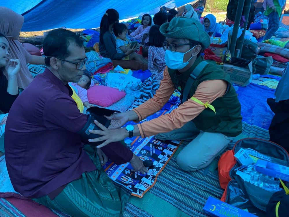 Cerita Paramedis Evakuasi Korban Gempa Cianjur dari Kandang Kambing
