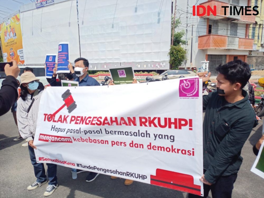 Koalisi Masyarakat Sipil Lampung Gelar Aksi Tolak Pengesahan RKUHP