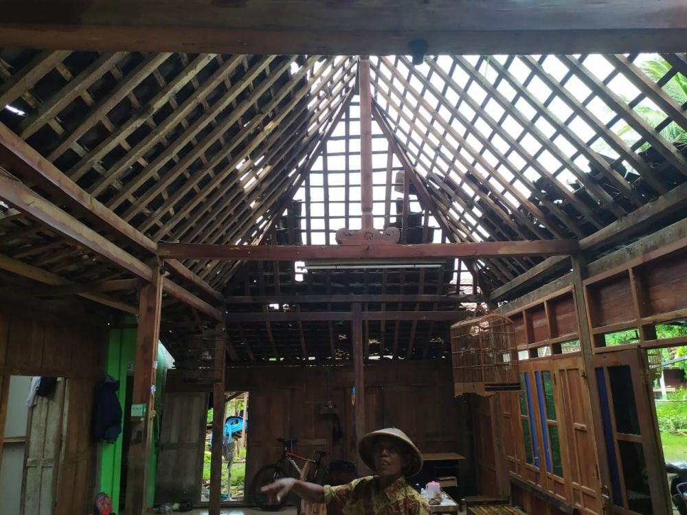 Puting Beliung di Bantul, Relawan Gotong Royong Perbaiki Atap