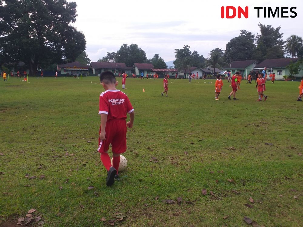KNVB Ajak Anak-anak Manado Rayakan Kebersamaan dalam Sepak Bola