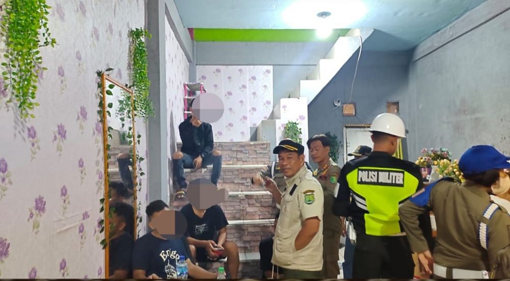 Puluhan Wanita Malam Tertangkap Razia di Warung Remang-remang Jalintim
