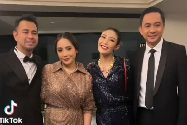 10 Momen Nagita dan Ayu Dewi TikTok-an Bareng, Regi Datau Bikin Salfok