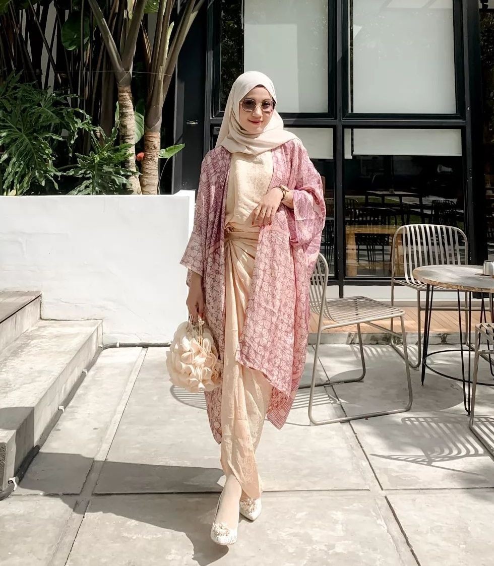 10 Style Kondangan Hijab Selebgram Chivialga Dominan Pastel 