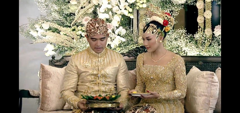 10 Potret Kaesang-Erina Jalani Upacara Panggih Pengantin