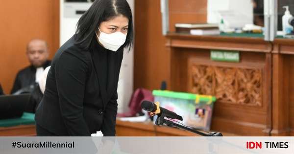 Putri Candrawathi Minta Dibebaskan Dari Tuntutan 8 Tahun Bui