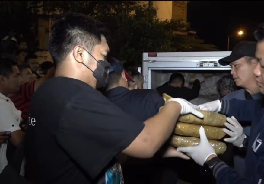 Mobil Boks Berisi Ganja 1,3 Ton Ditangkap di Medan, Bandarnya Diburu