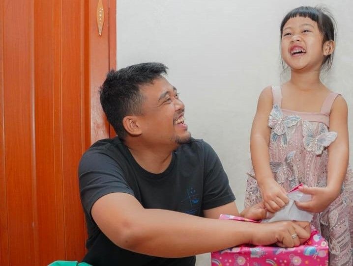 Tegas Jadi Wali Kota, 10 Potret Bobby Nasution Family Man Banget