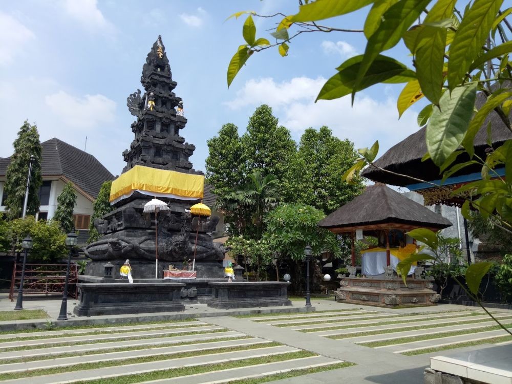 5 Tempat Wisata Religi di Bekasi, Ada Makam Pahlawan
