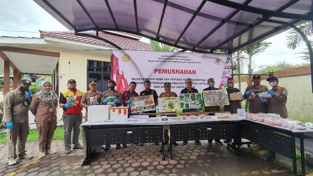 Karantina Pertanian Balikpapan Musnahkan Komoditas dari 5 Negara Asing