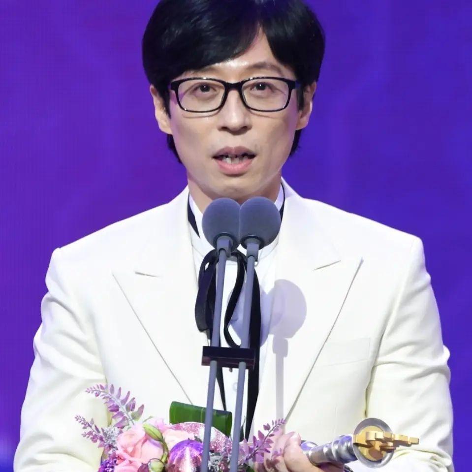 Yoo Jae Suk Raih Daesang, SBS Entertainment Award Dikritik