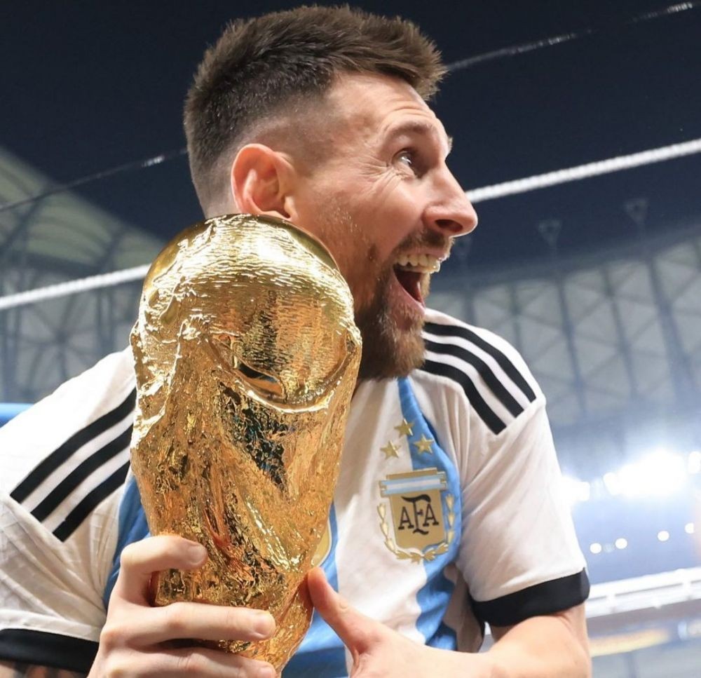 Waduh, Messi Minta PSG Pajang Trofi Piala Dunia di Parc des Princes  