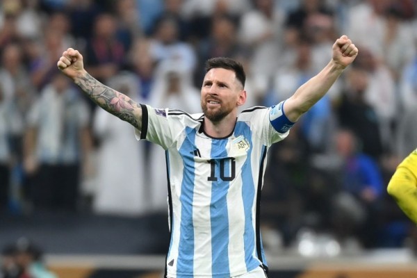 Messi Dapat Guard of Honour saat Balik ke PSG, Gak Ada Mbappe
