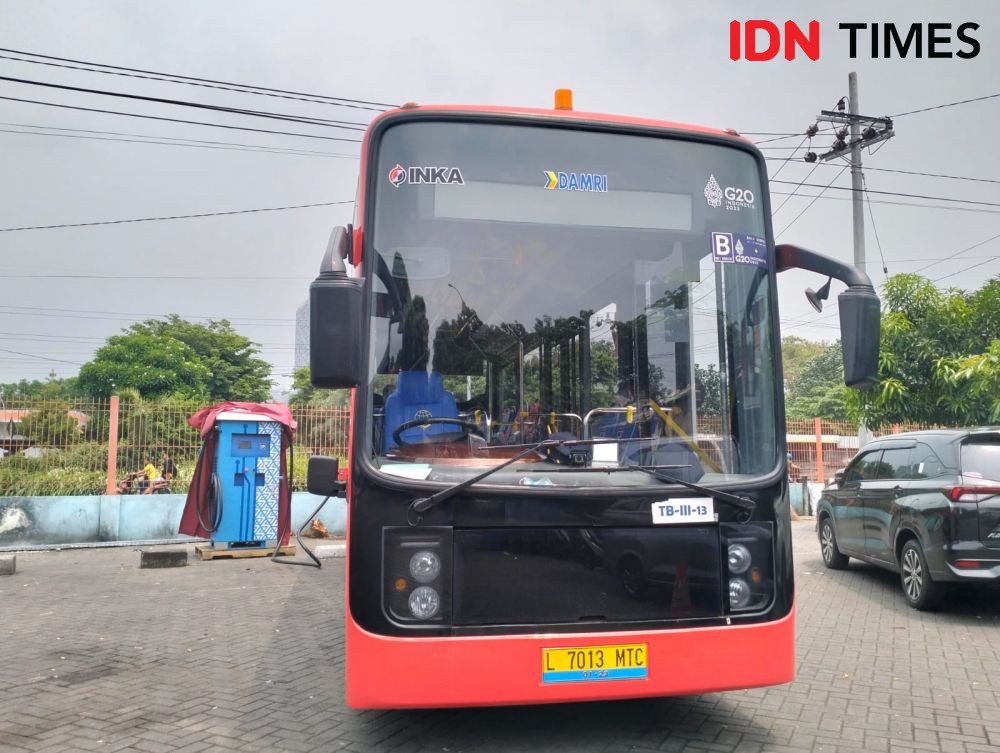 Belum Sebulan Beroperasi, Bus Listrik Surabaya Sudah Berhenti