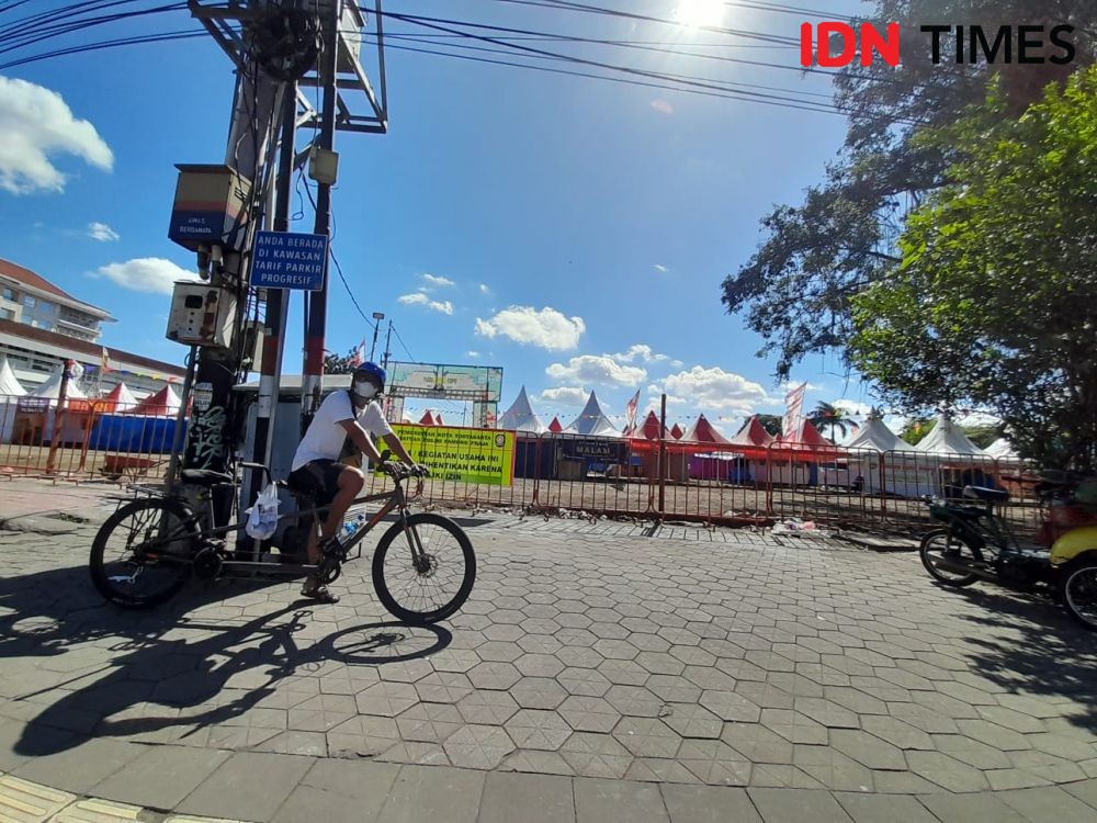 Stan Pasar Malam di Tugu Jogja Expo Mulai Dibongkar  