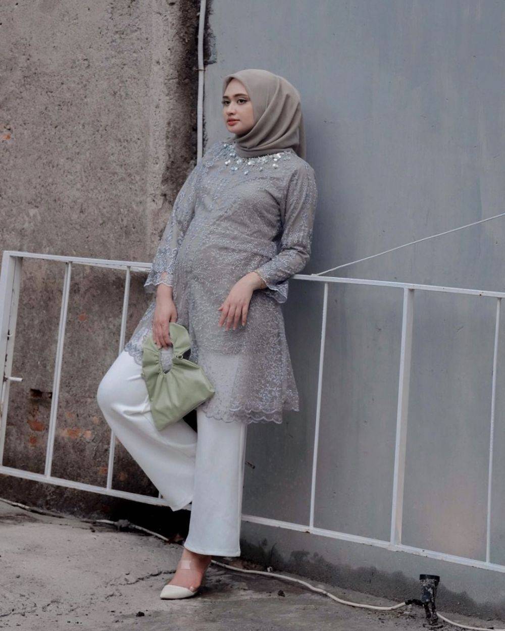 9 Outfit Kondangan Brokat Simple Untuk Hijabers Ada Beragam 3545