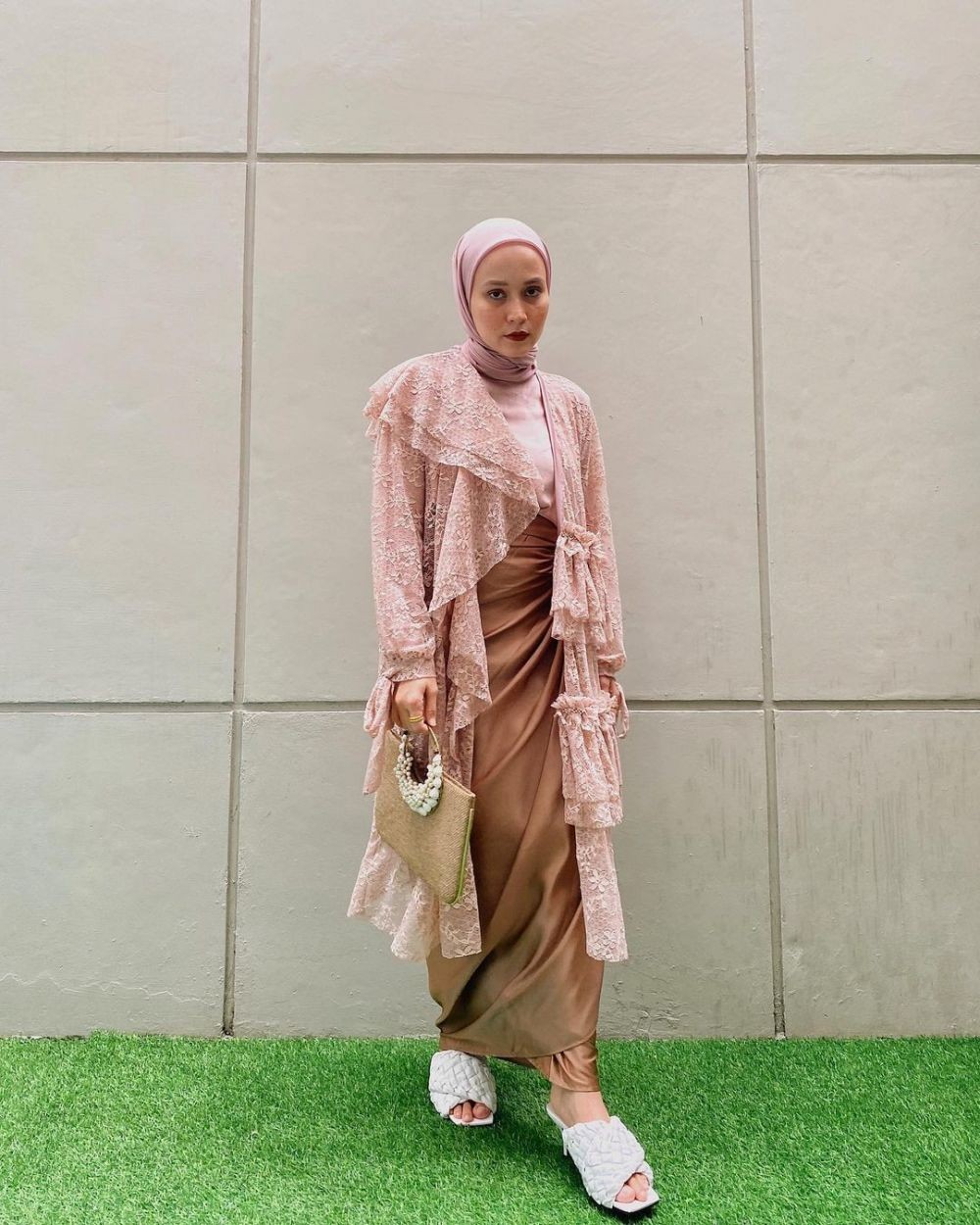 9 Baju Kondangan Trendi Ala Selebgram, Bisa Pakai Outer