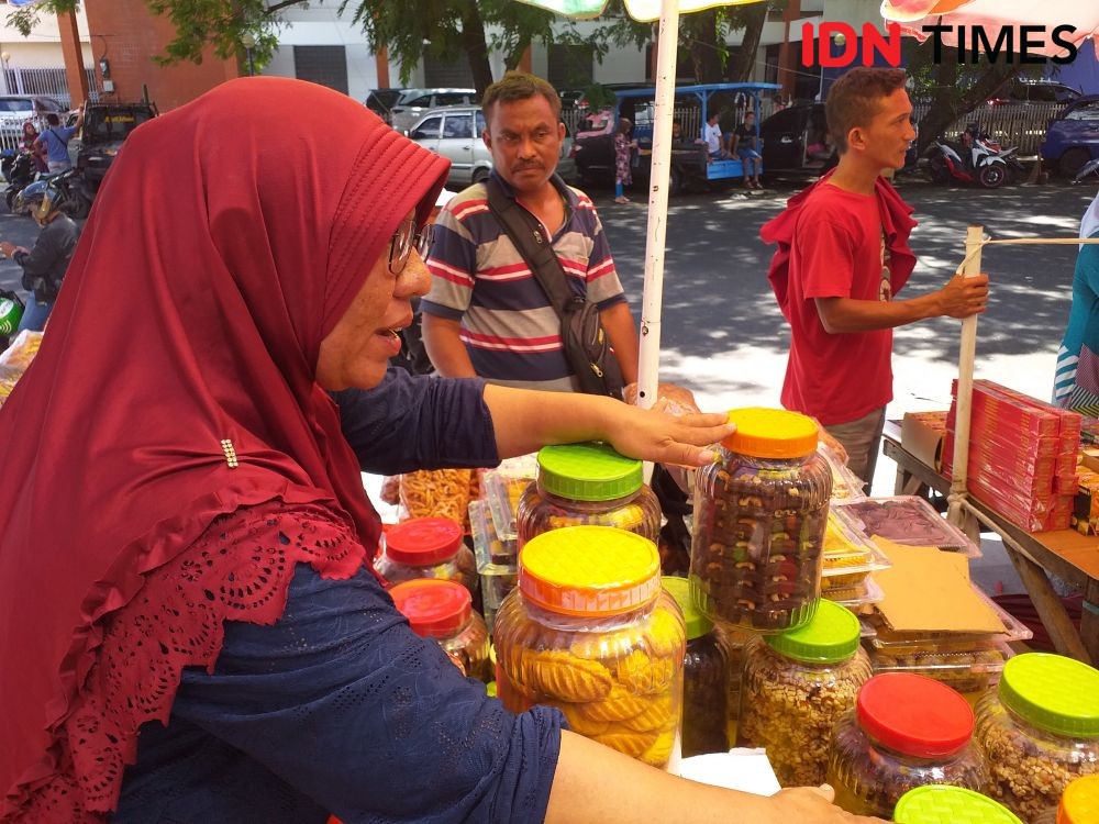 Cerita Pedagang Kue Kering Asal Gorontalo Menyerbu Manado jelang Natal