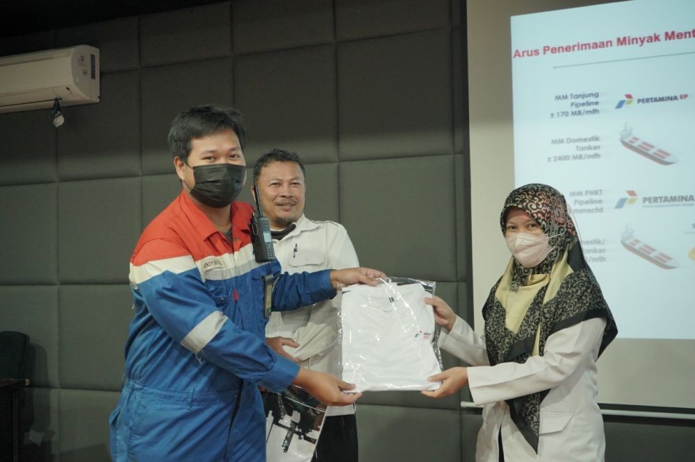 Para Guru SMKN 1 Bontang Mengunjungi Kilang Pertamina di Balikpapan