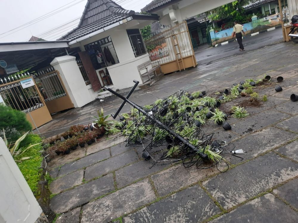 SMA Bosa Kotabaru Diserang Orang Tak Dikenal, Satpam Dipukul