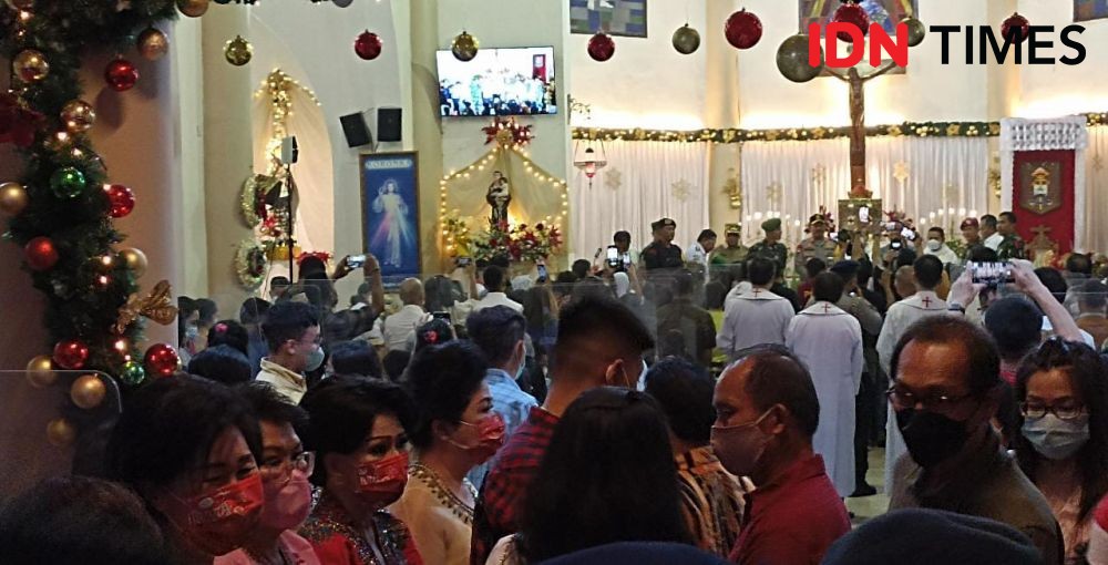 Kunjungi Gereja Katedral, Gubernur Sulsel Pastikan Keamanan Natal 2022