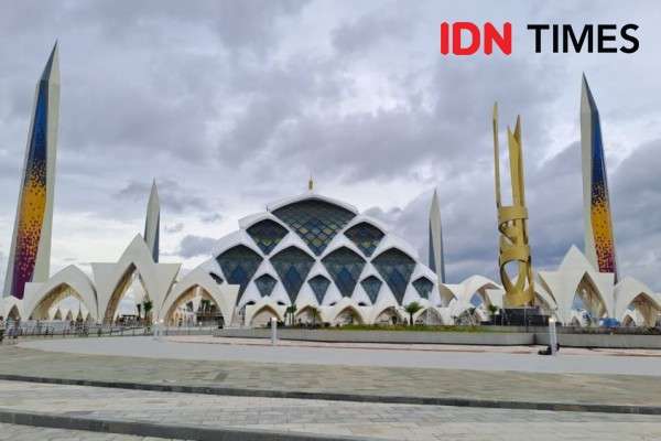 Ridwan Kamil Gelar Operasi Semut Masjid Al Jabbar