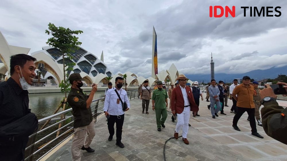Tinjau Masjid Al Jabbar, Ridwan Kamil: Kayak Bukan di Indonesia