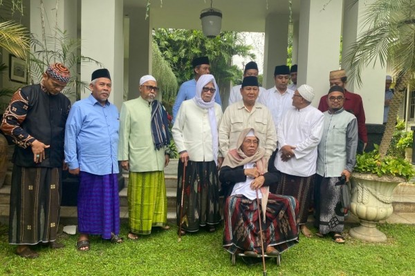 Prabowo Bertemu Belasan Kiai di Surabaya, Bahas Pemilu?