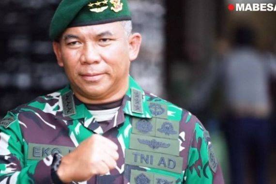 5 Kasum Tni Yang Terima Brevet Kopassus Tanda Kehormatan Kh