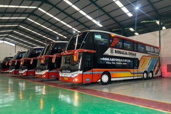 Deretan Bus Tingkat yang Meluncur Sepanjang 2022