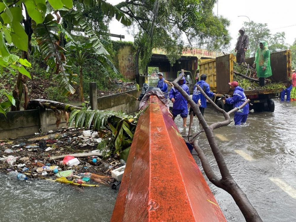 Pompa Air Portable Disiagakan untuk Penanganan Banjir di Semarang 