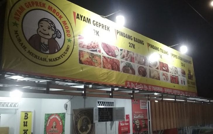 Rekomendasi 5 Ayam Geprek Enak di Bandar Lampung, Nampol Pedasnya!